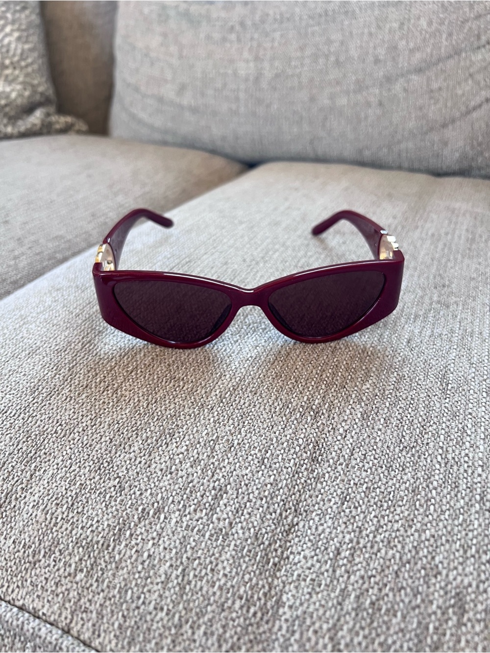 Gucci Interlocking G Burgundy Cat Eye Sunglasses with Gold Accent - Picture 3 of 8